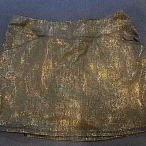 Lilly Pulitzer Sabbia Skort. Size XL. Black and bronze shimmer to skirt.